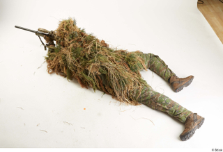 Photos Brandon Davis in Ghillie suit Pose aiming gun lying…